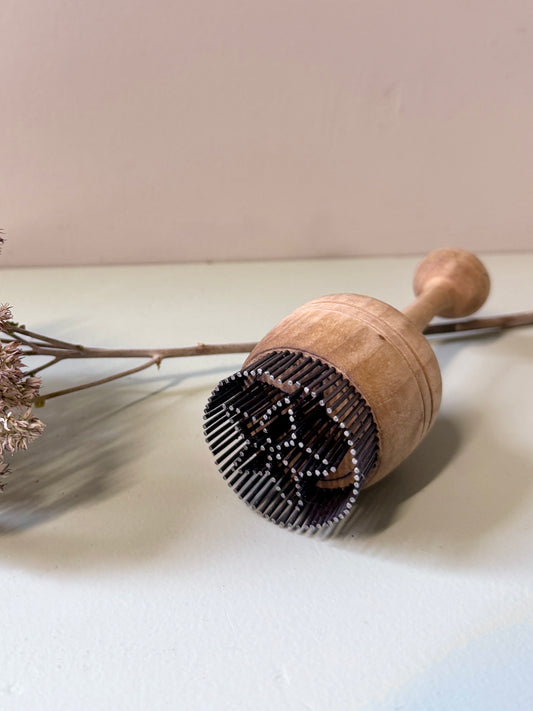 Tampon à pain en bois et métal