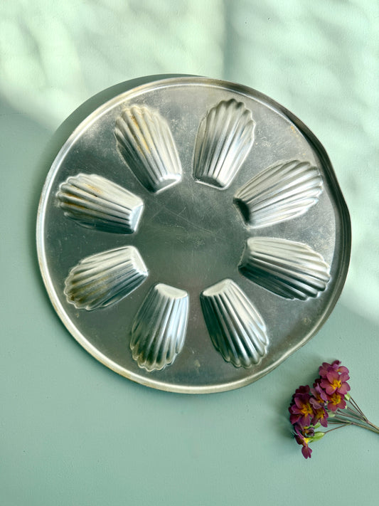 Moule à madeleines circulaire métallique