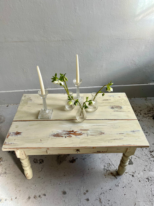 Table basse patinée ancienne