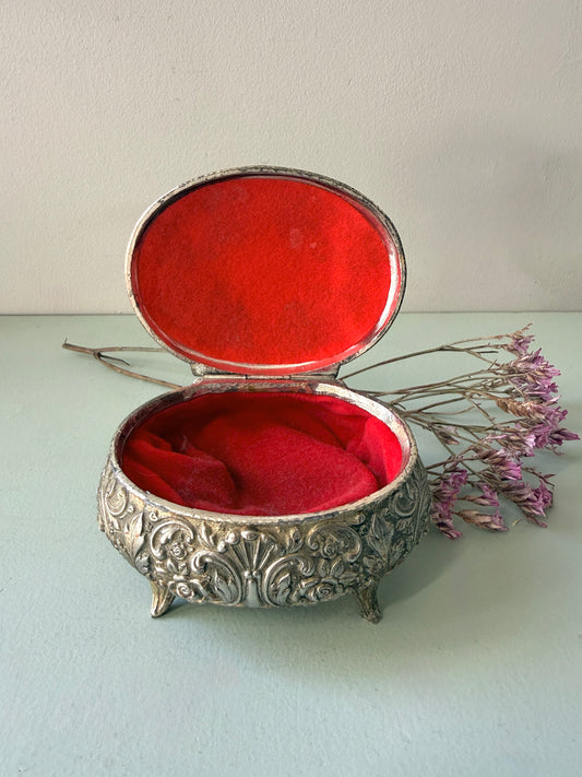 Boîte à bijoux en métal argenté