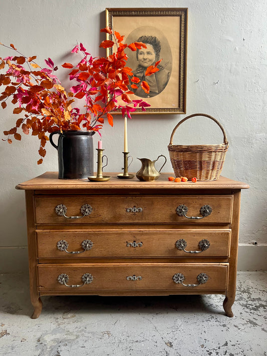 Commode ancienne en bois Meubles Patine