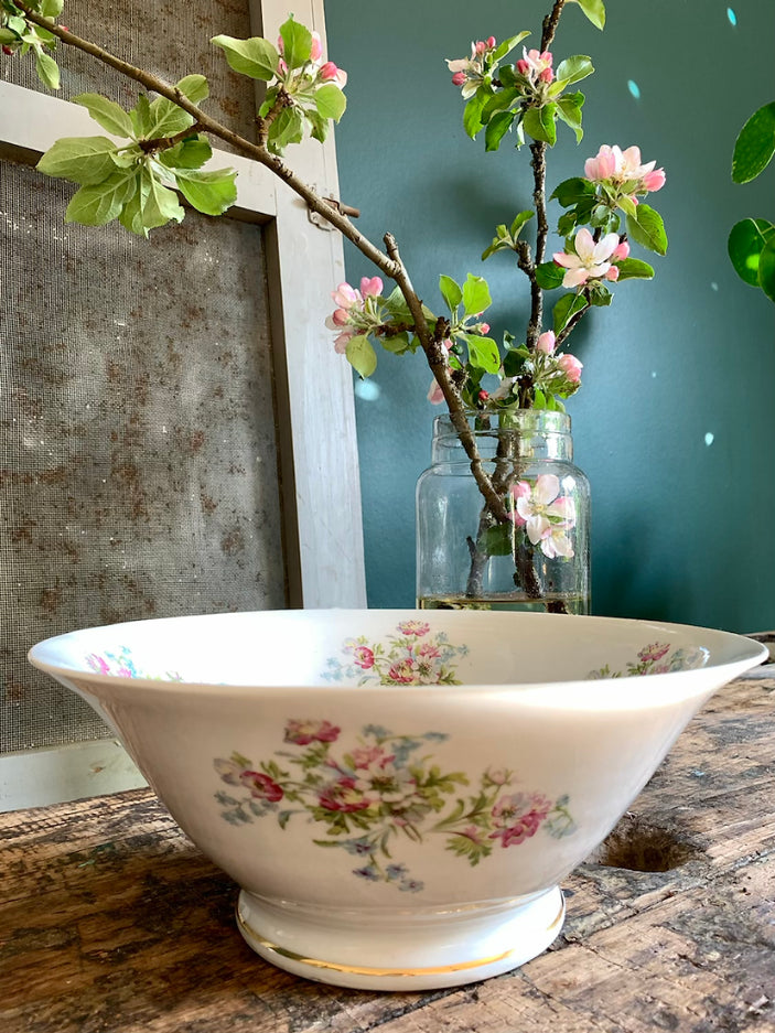 Saladier en porcelaine motifs fleuris