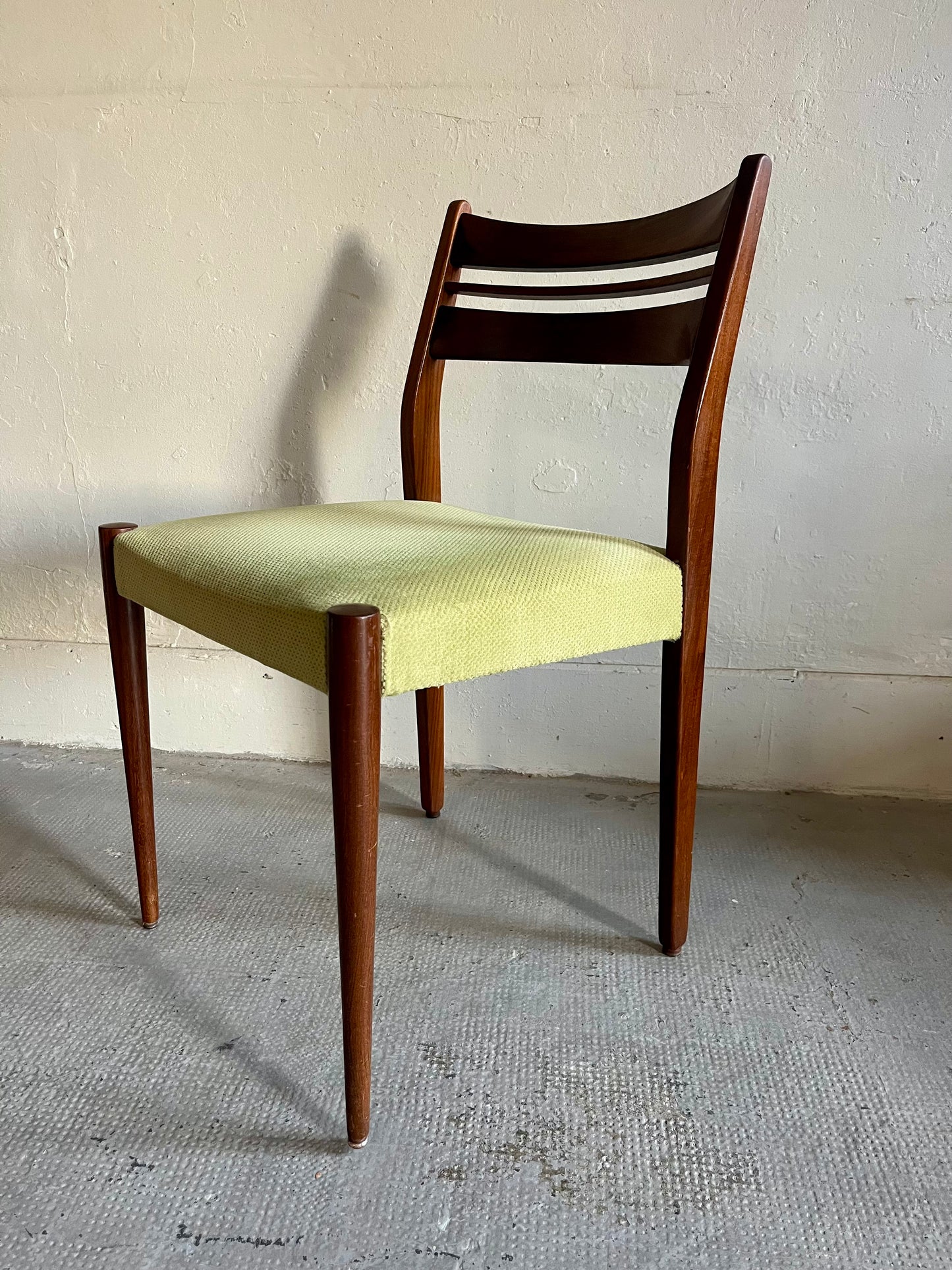 Chaises années 60 en teck style scandinave- lot de 3 Patine