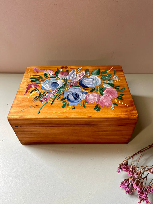 Boîte ancienne en bois décor fait main