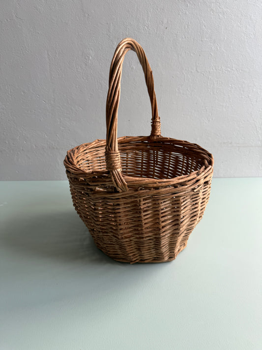 Panier en osier avec anse