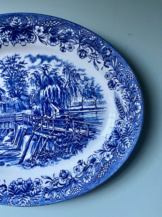 Plat de service anglais motifs bleus « Churchill »