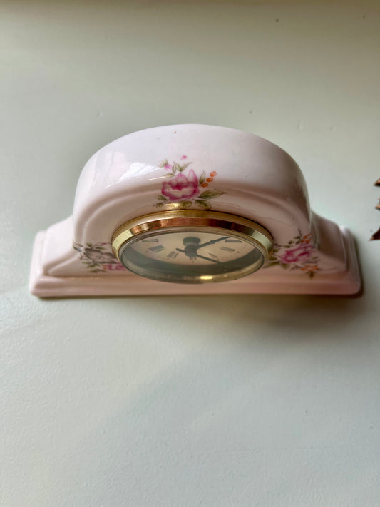 Petite horloge ancienne en céramique « Quartz »