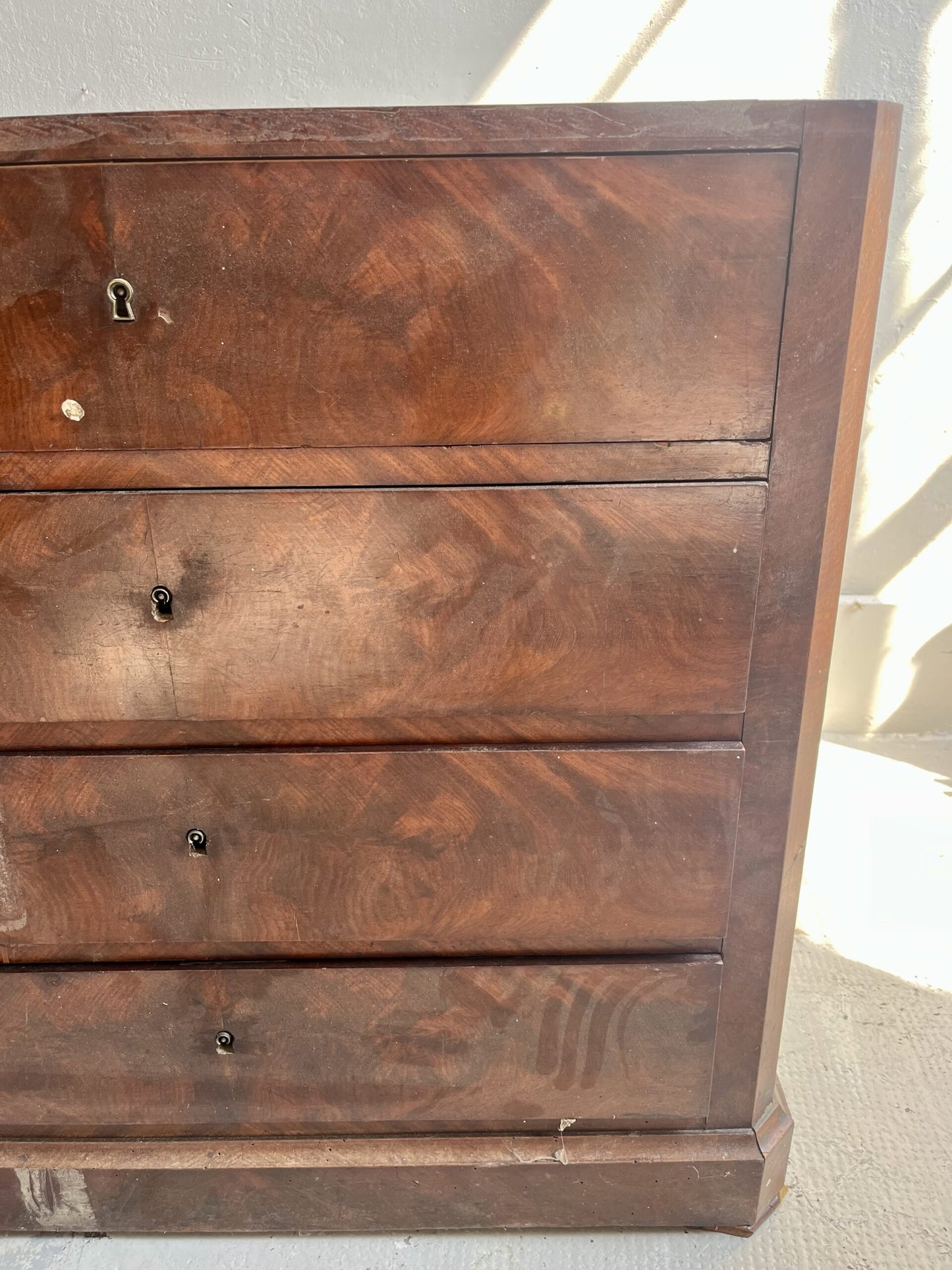 Petite commode sans plateau