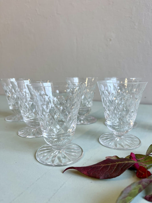 Verres à pieds en cristal ciselé - lot de 7