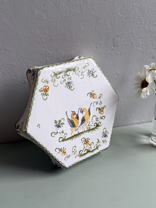 Dessous de plat en faïence de Moustiers