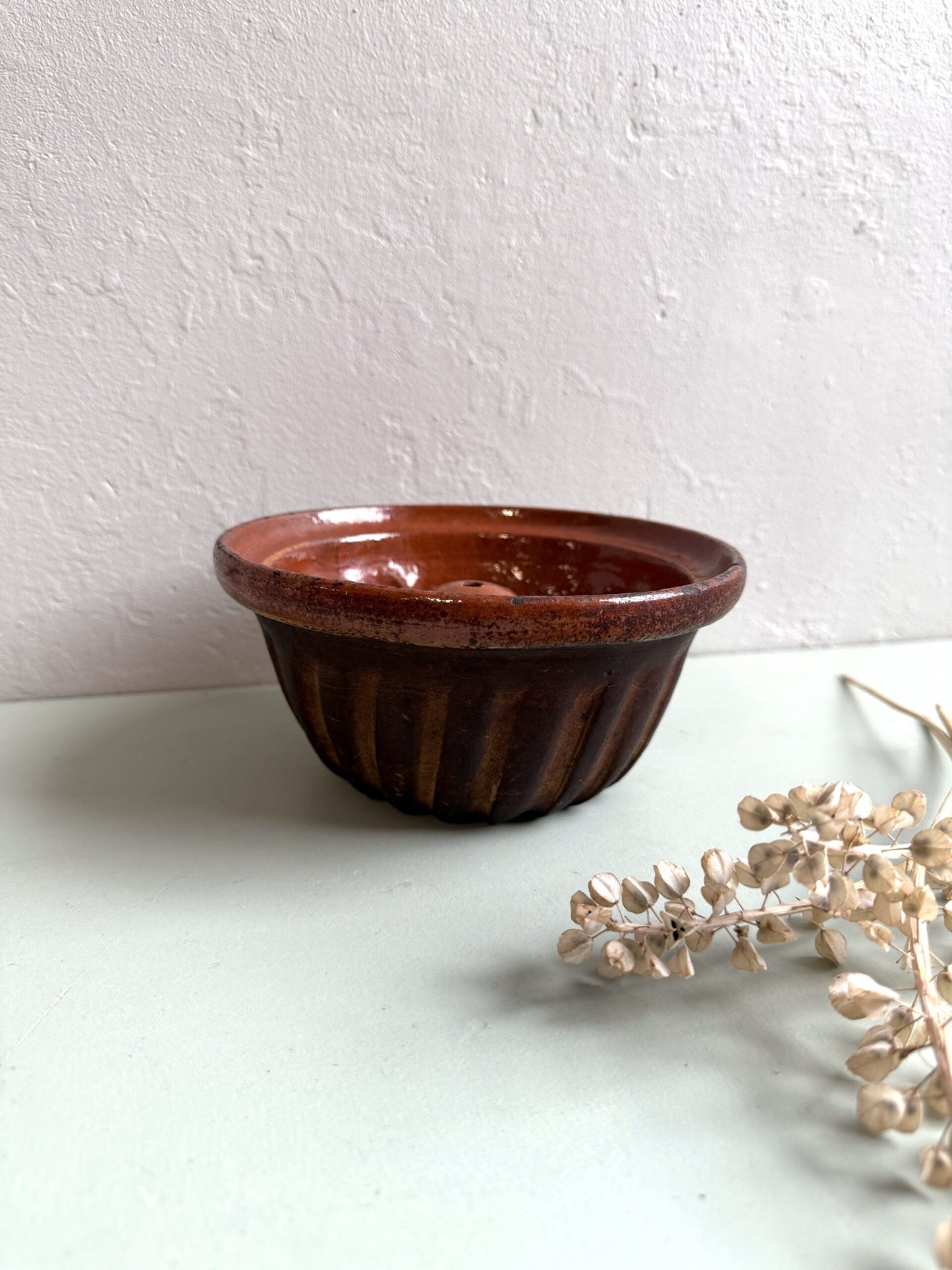 Petit moule à kougelhopf en terre cuite