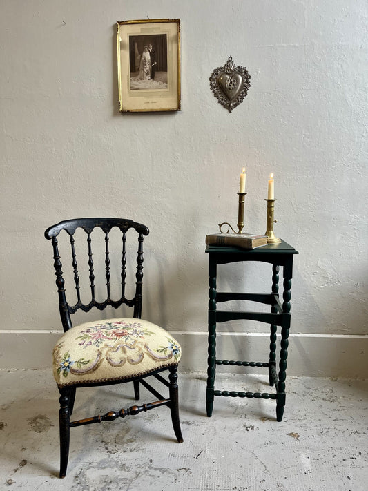 Chaises brodées fleurs