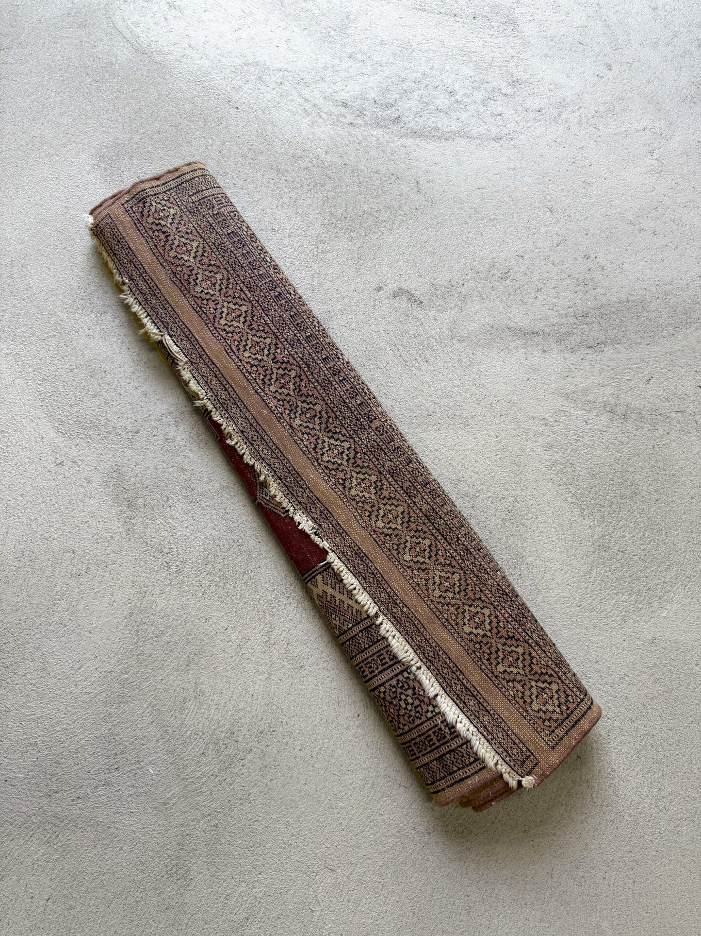 Tapis persan rouge vintage