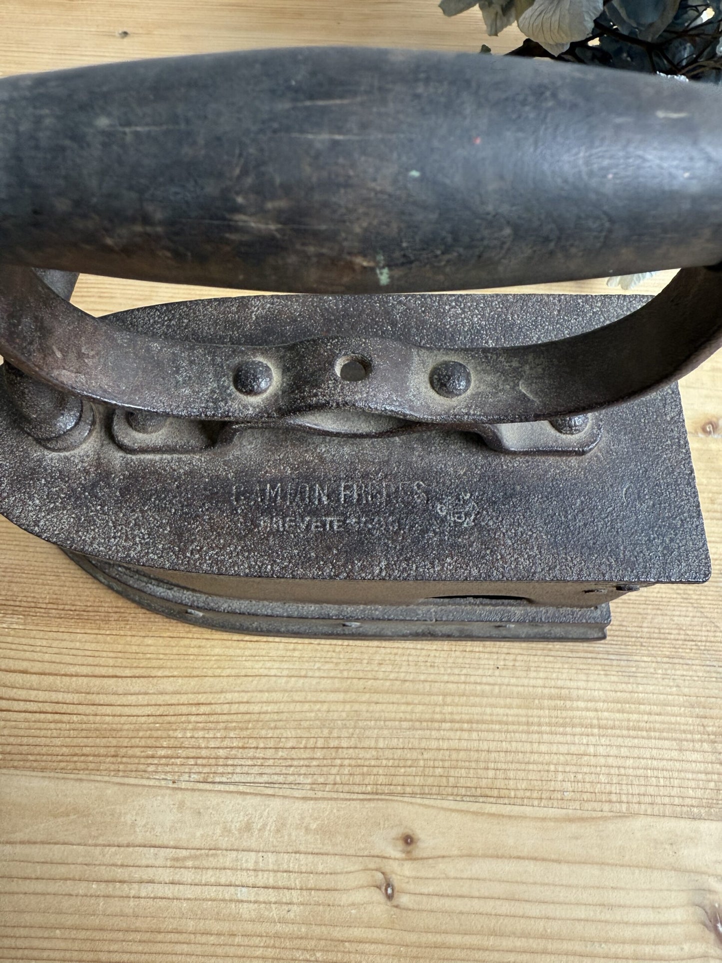 Fer à repasser ancien