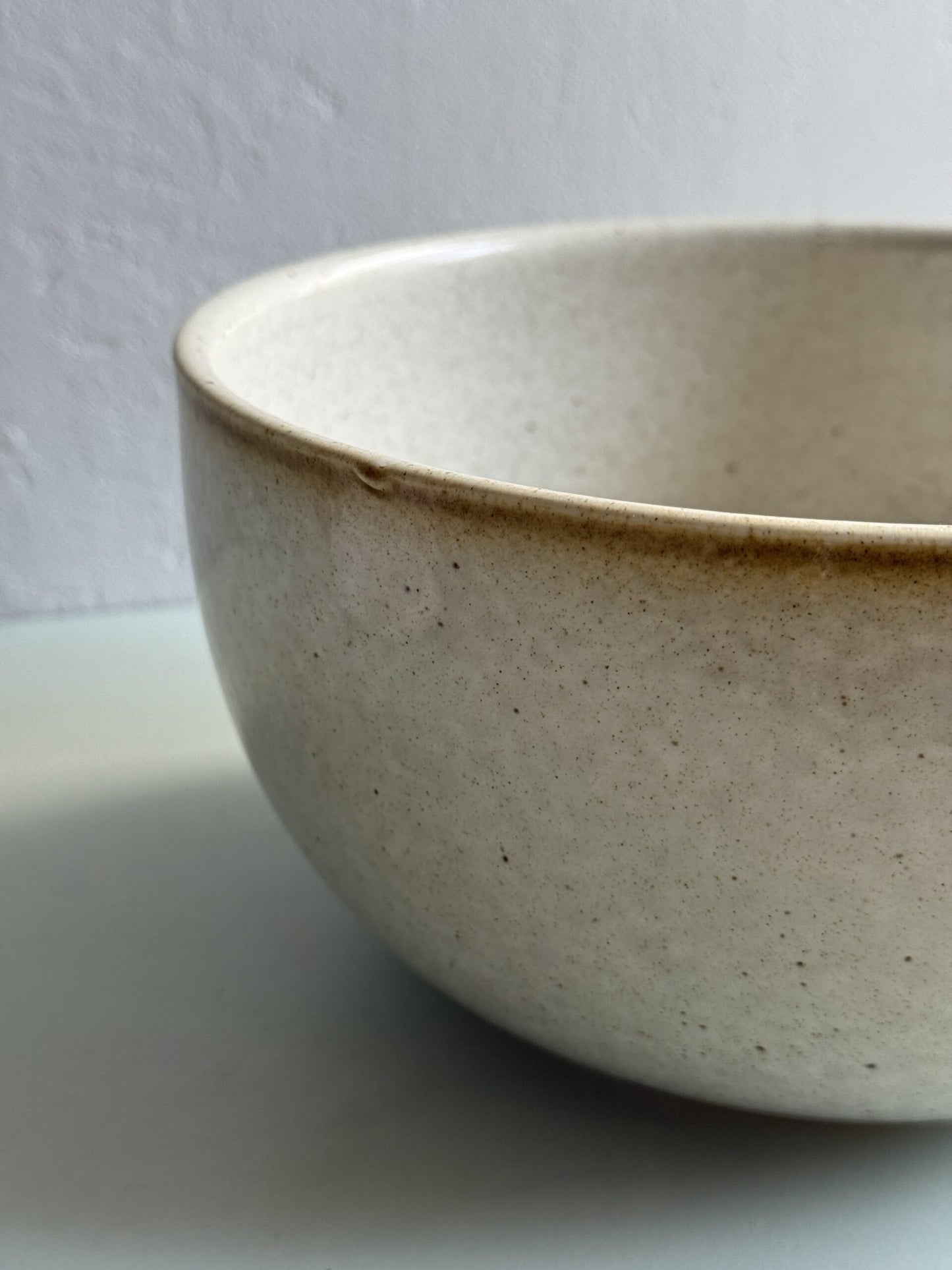 Saladier en grès gris émaillé