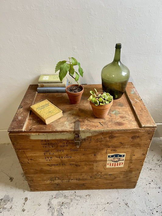 Caisse militaire américaine vintage