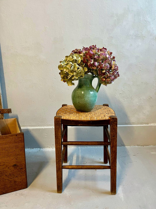 Tabouret ancien en bois et paille tressée