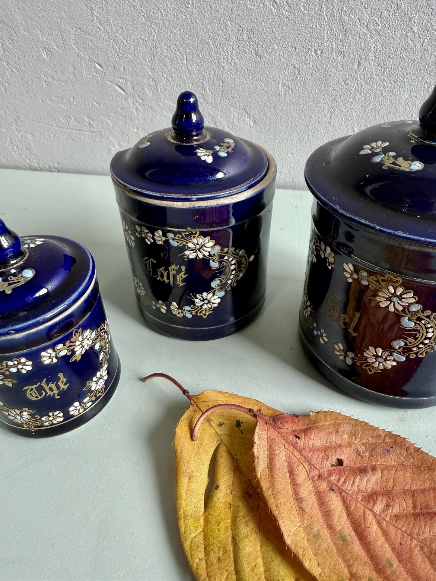 Lot de 3 pots à épices anciens en faïence émaillée