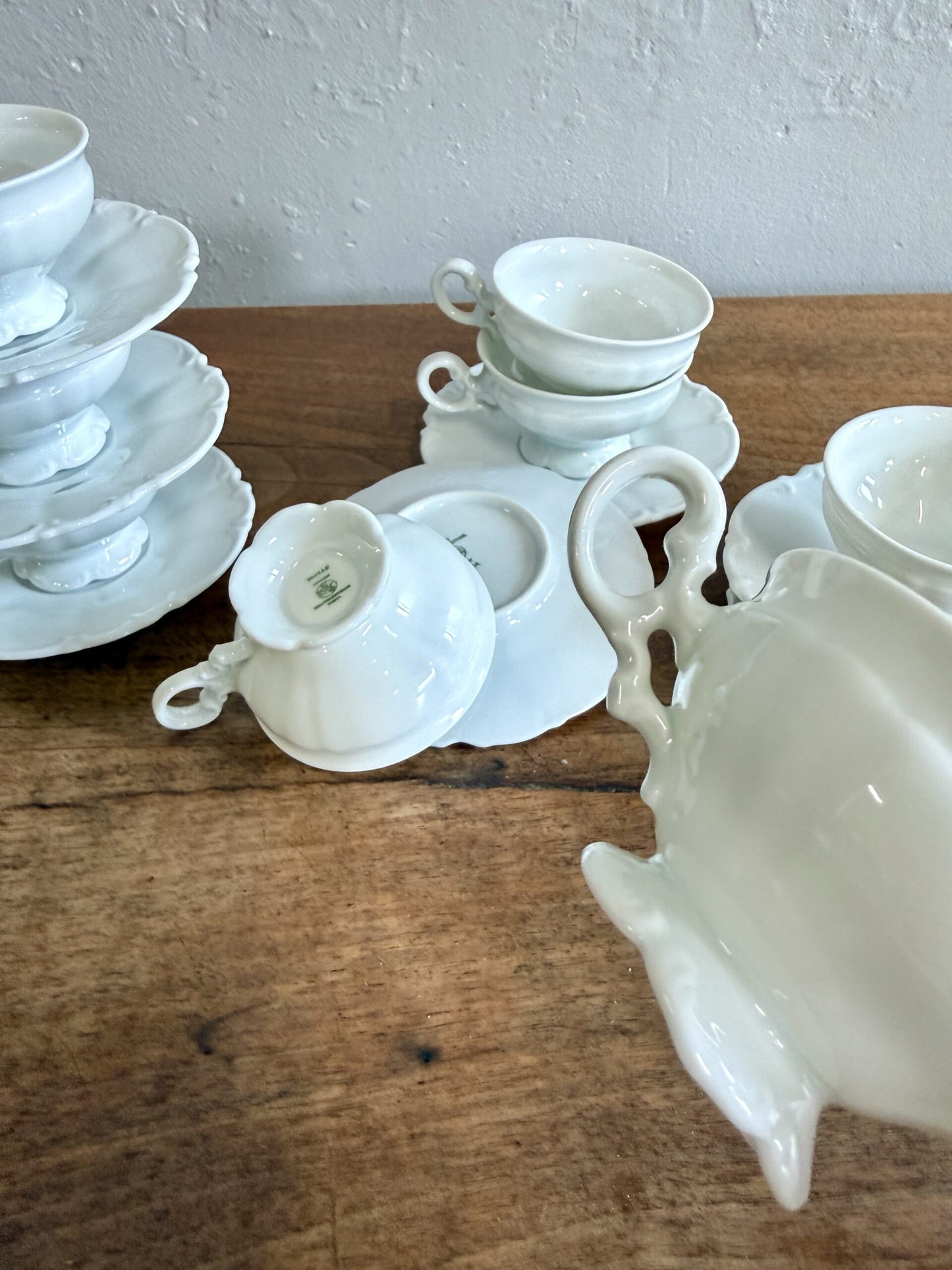 Tasses vintage avec coupelles en porcelaine