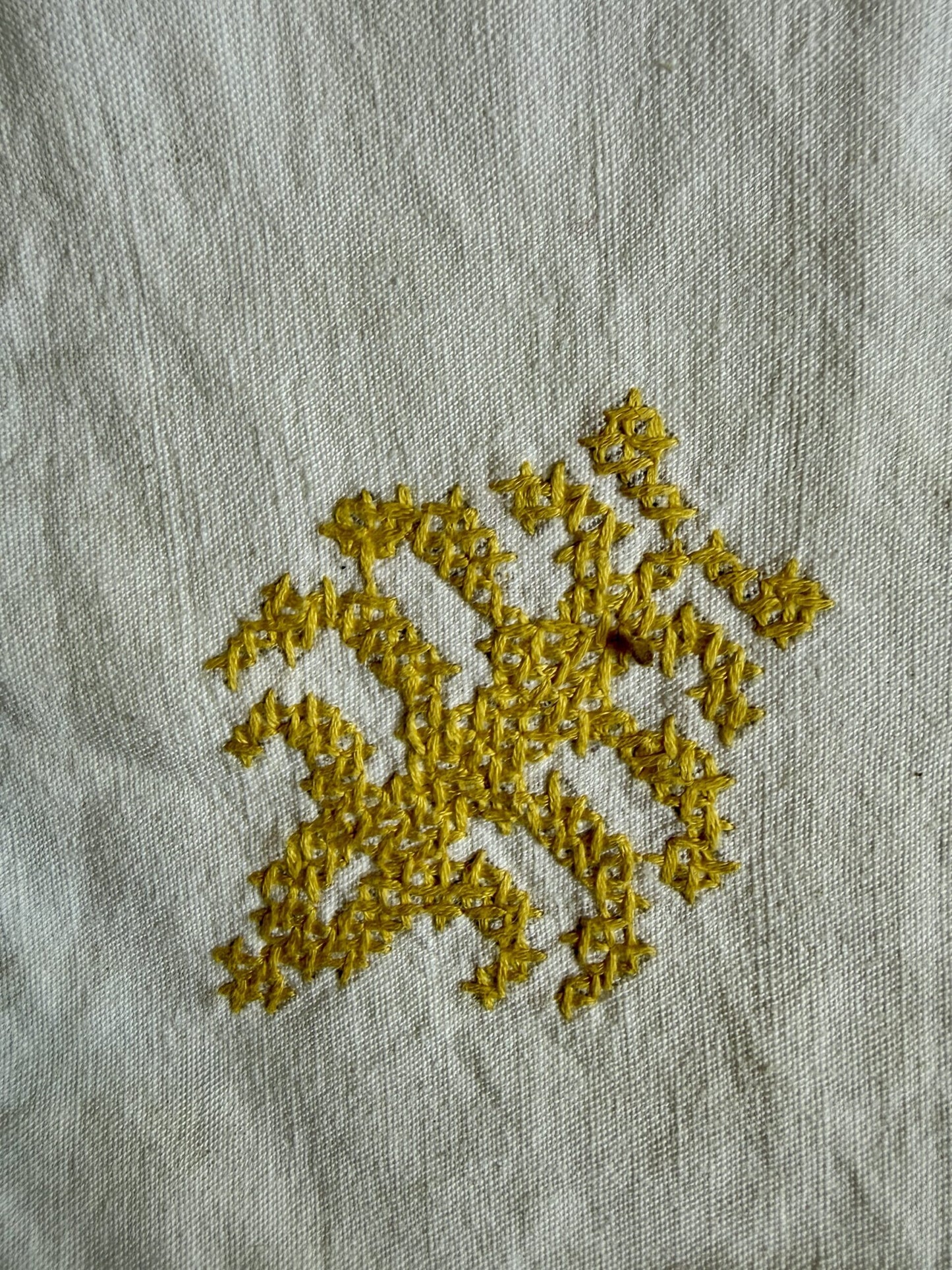 Lot de 2 serviettes blanches au point de croix