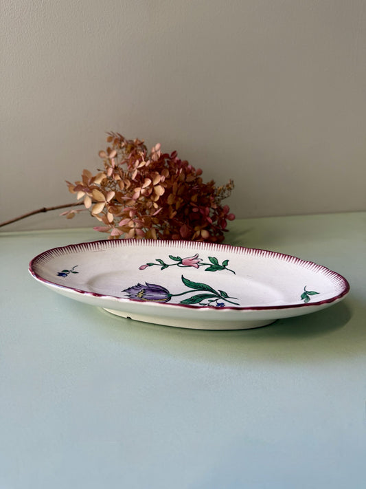 Ravier ancien Sarreguemines ovale – décor floral et liseré bordeaux