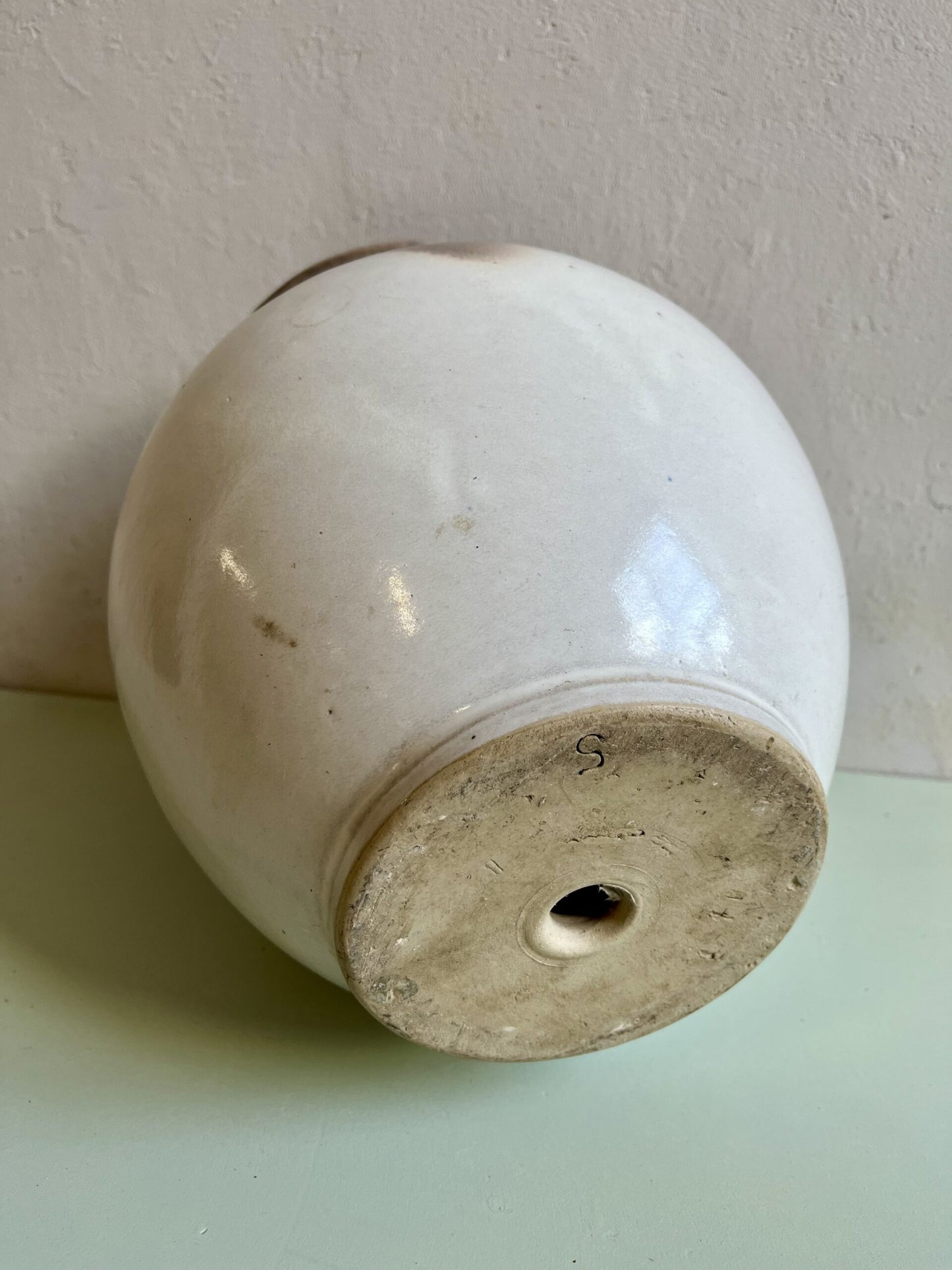 Cache pot émaillé gris