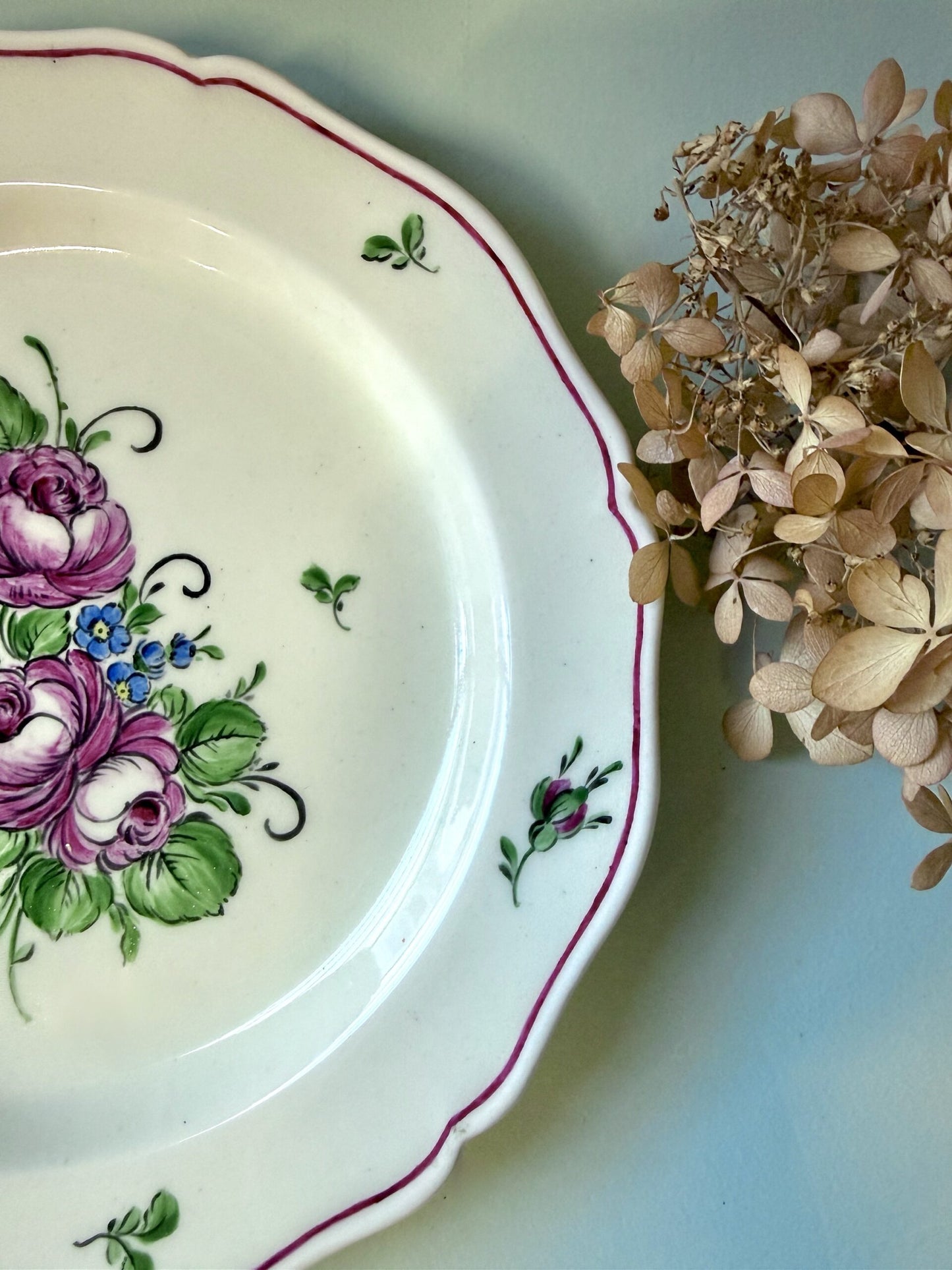 Assiette chantournée décorative signée E.Kylewer - 1966