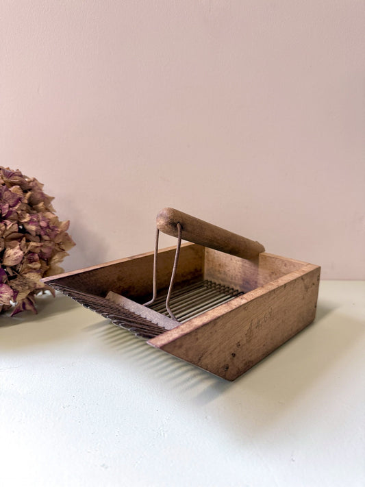 Ramasse myrtille en bois