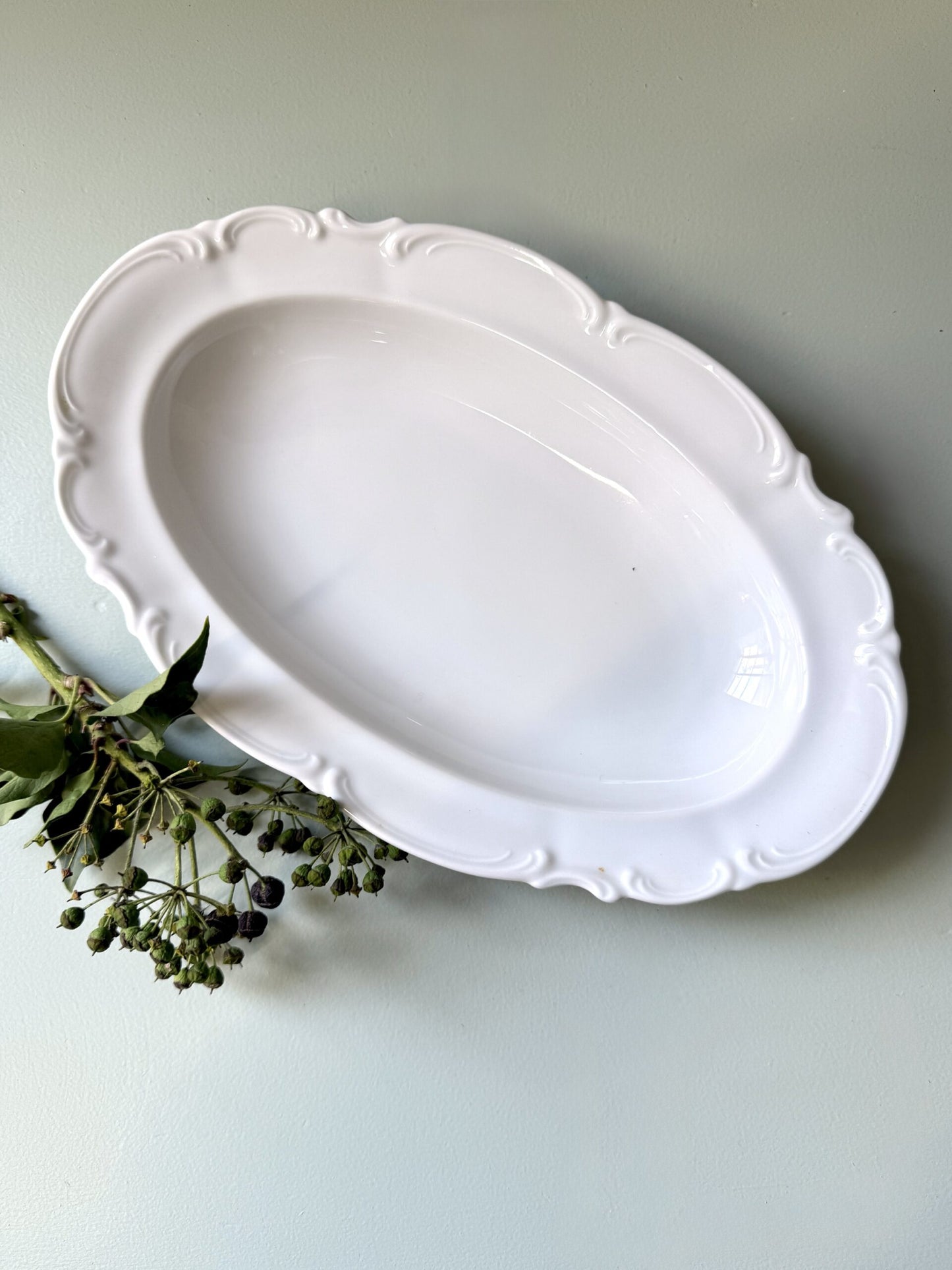 Plat ovale en porcelaine modèle Sylvia