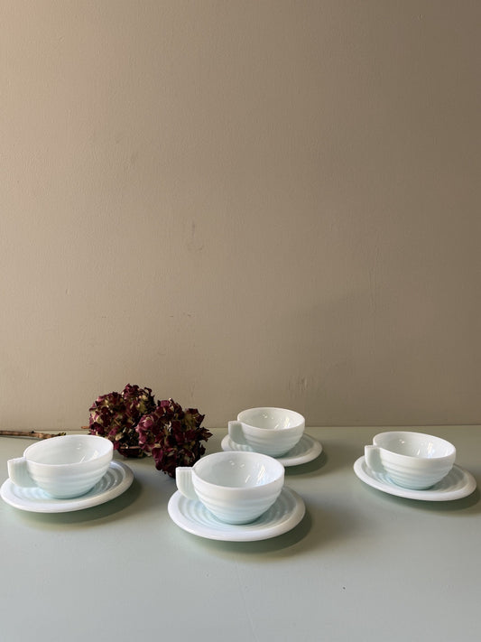 Tasses et coupelles en opaline - lot de 4