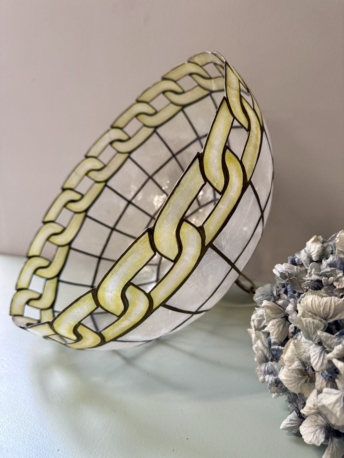 Abat-jour en nacre année 70