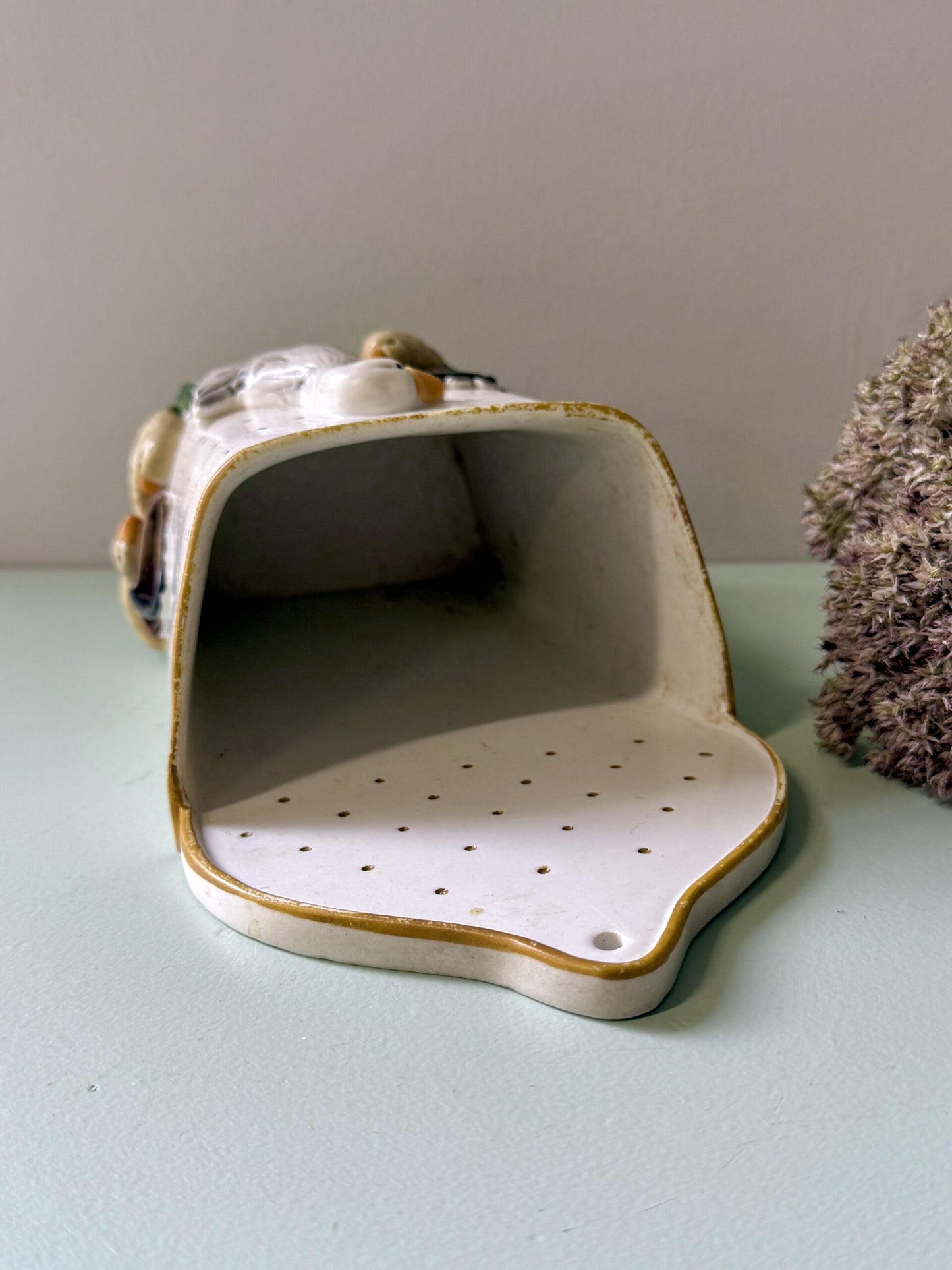 Pot mural à ustensiles avec des oies