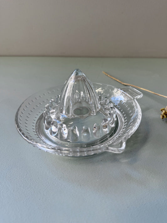 Presse-agrumes vintage en verre