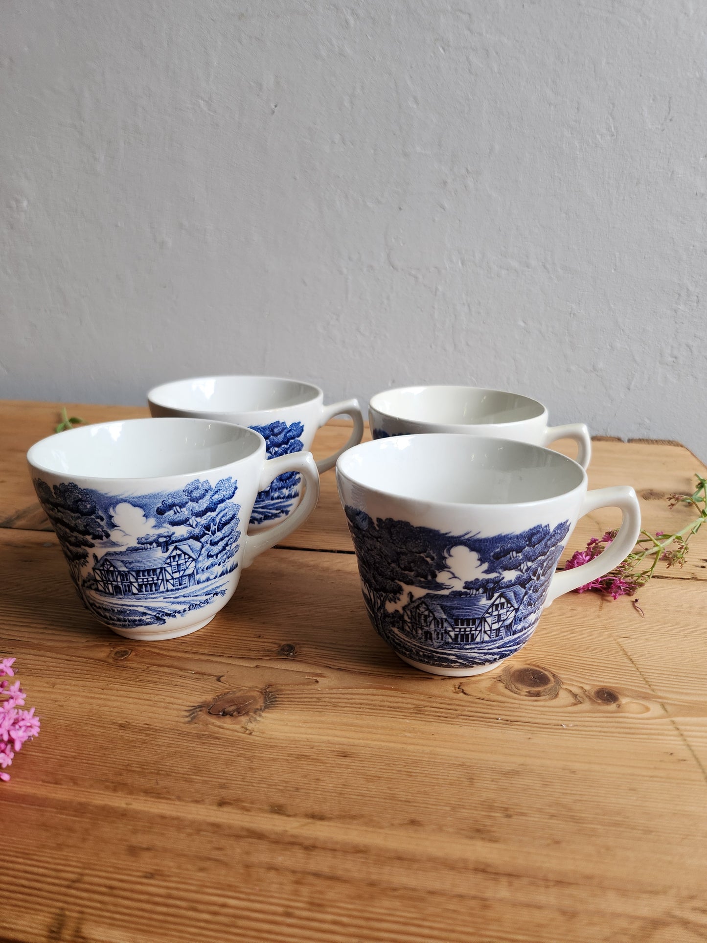 Tasse à café en porcelaine anglaise lot 4 Patine