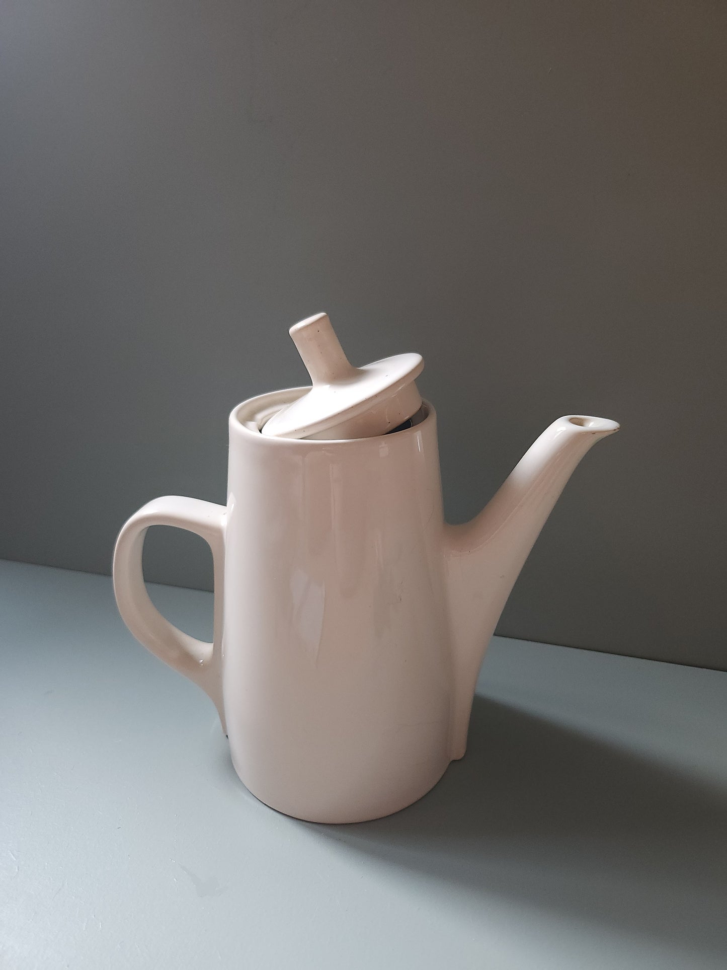 Cafetière en porcelaine blanche Patine