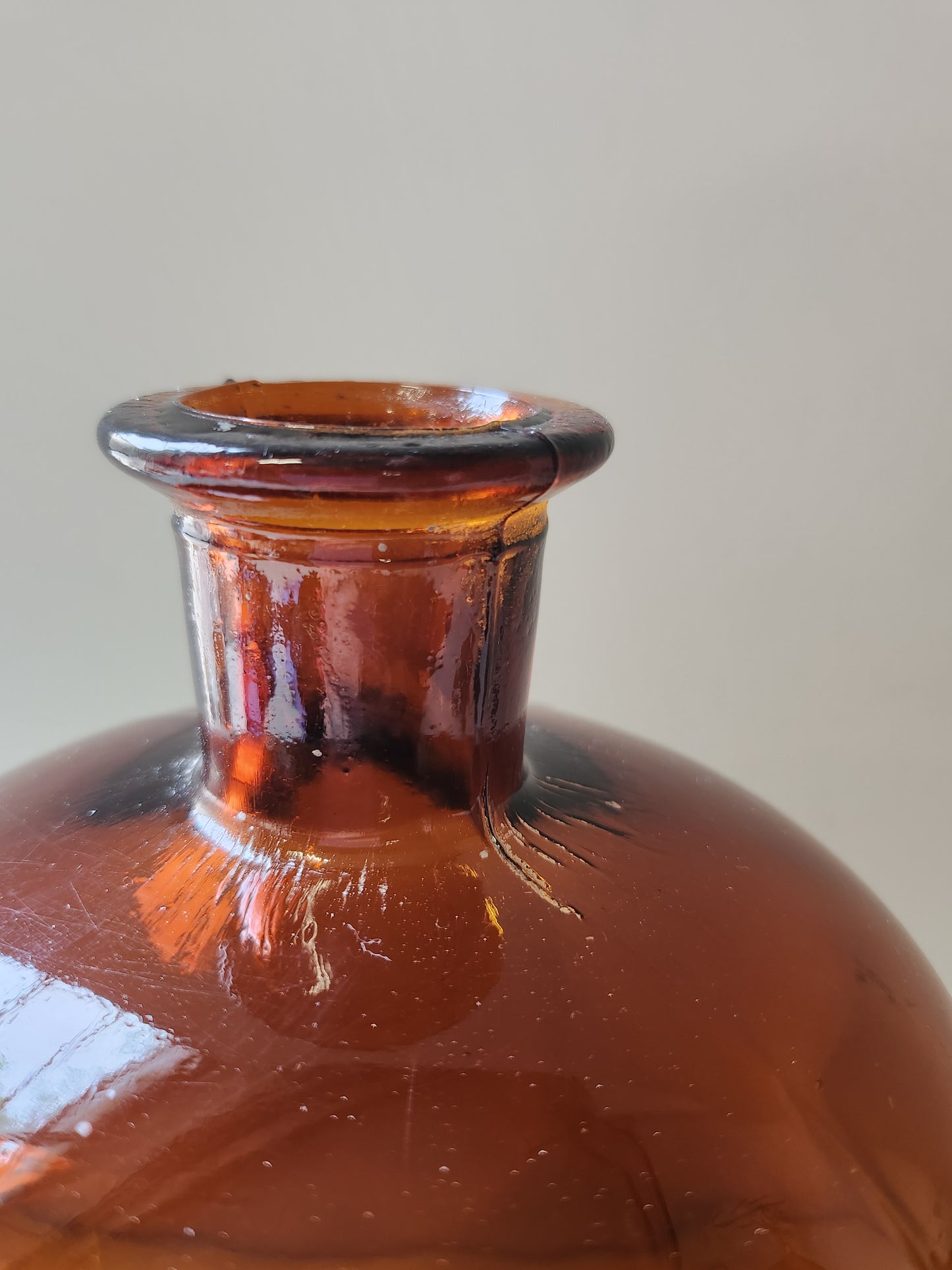 Bouteille style pharmacie en verre fumé