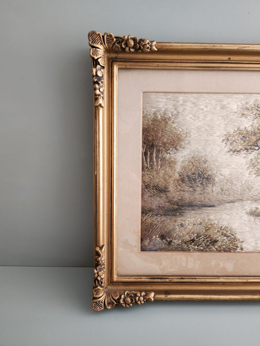 Cadre vintage doré avec toile façon tapissier