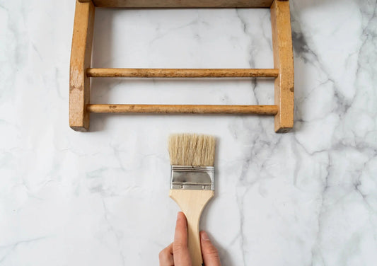 Les 4 types de finitions pour relooker un meuble ancien Patine