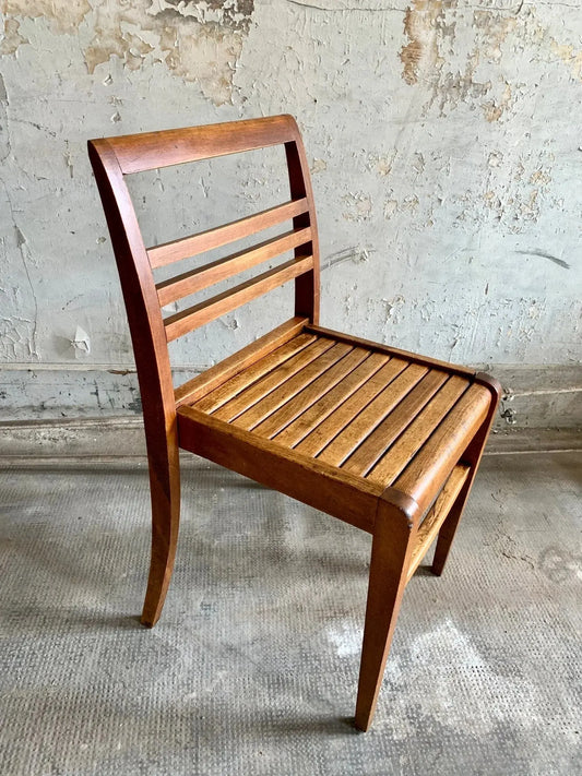 Qui veut connaître l'histoire des chaises des "sinistrés" ? Patine