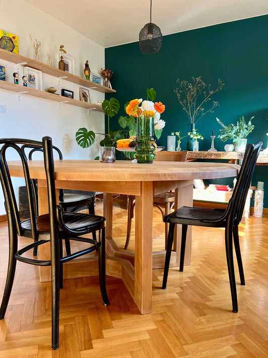 Comment dépareiller ses chaises autour d'une table? Le guide pour un résultat harmonieux