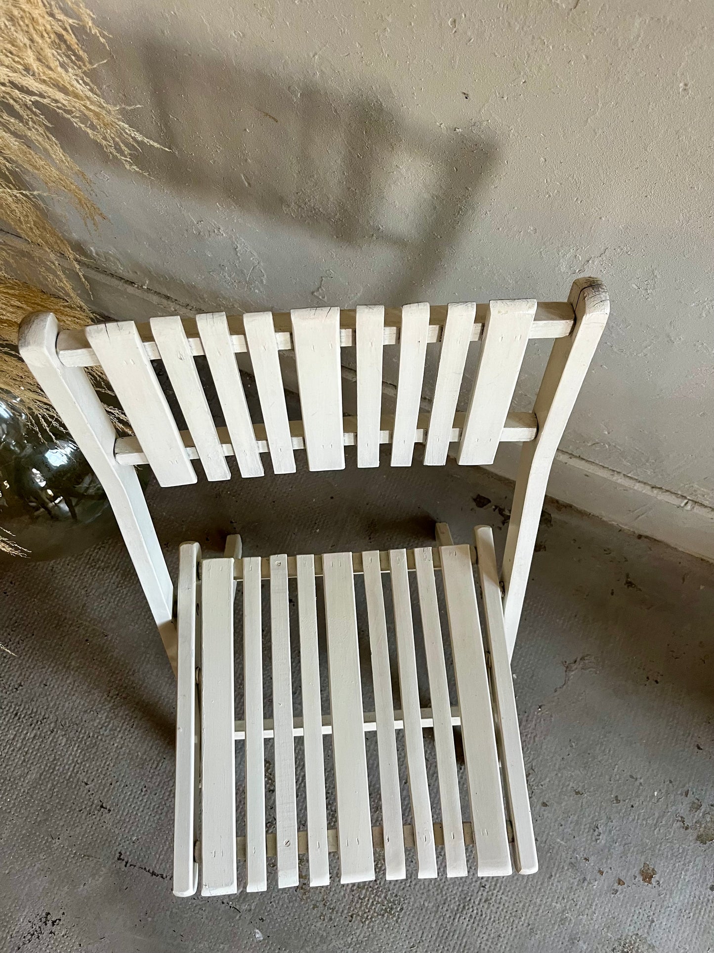 Chaise pliante de jardin en bois peinture blanche  Meubles Patine