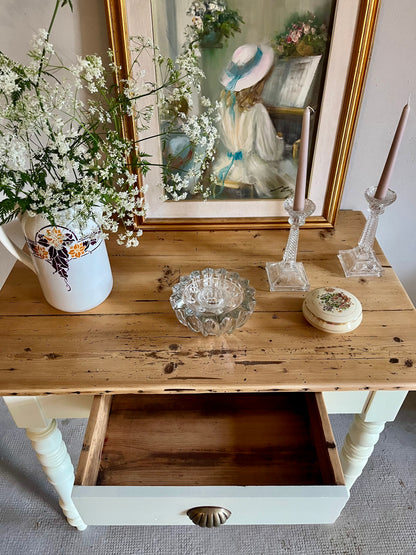 Table pieds tournés bois et crème