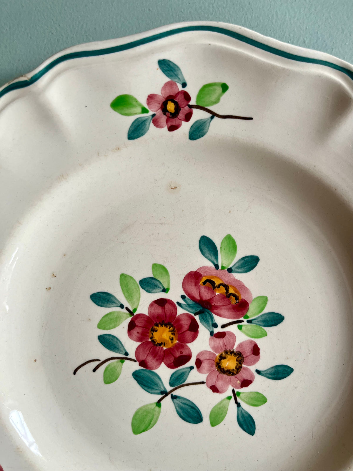 Assiettes anciennes Sarreguemines modèle Amazones – Lot de 2  Vaisselle Patine