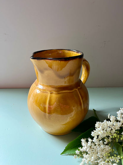 Pichet jaune émaillé