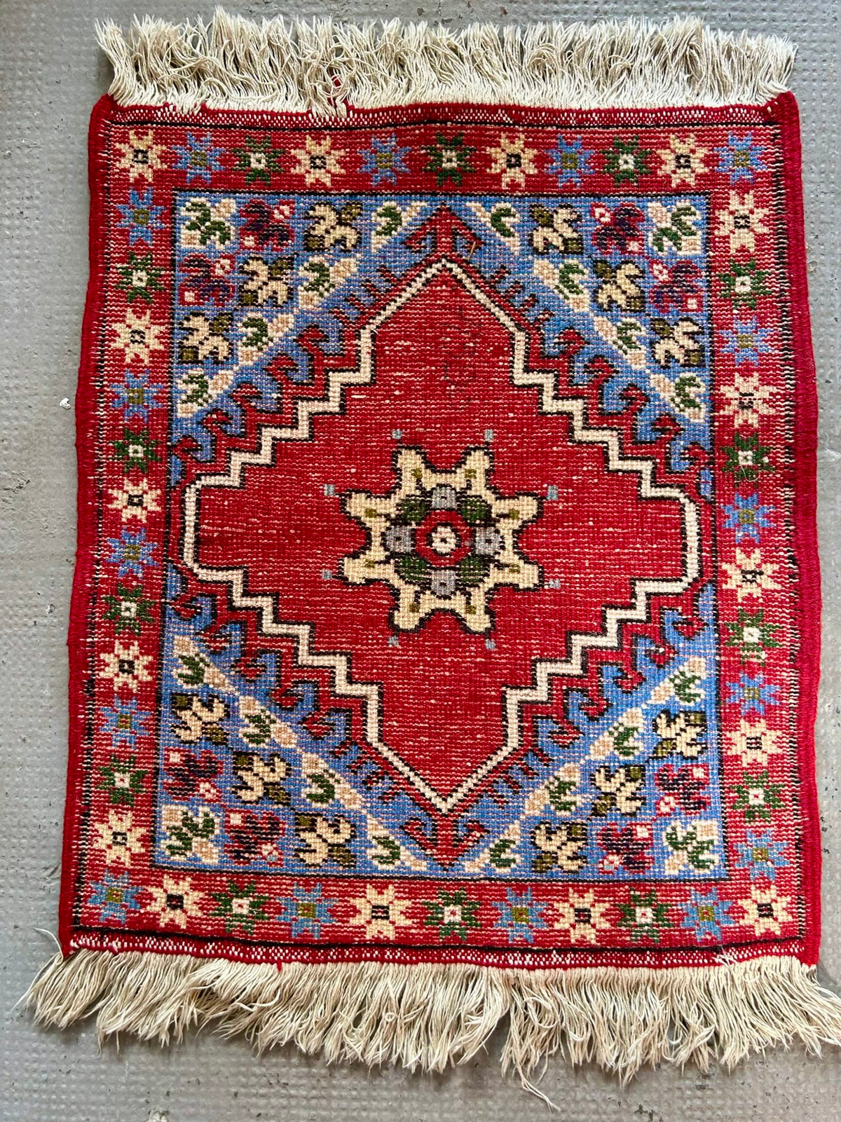 Petit tapis tissé main   Patine