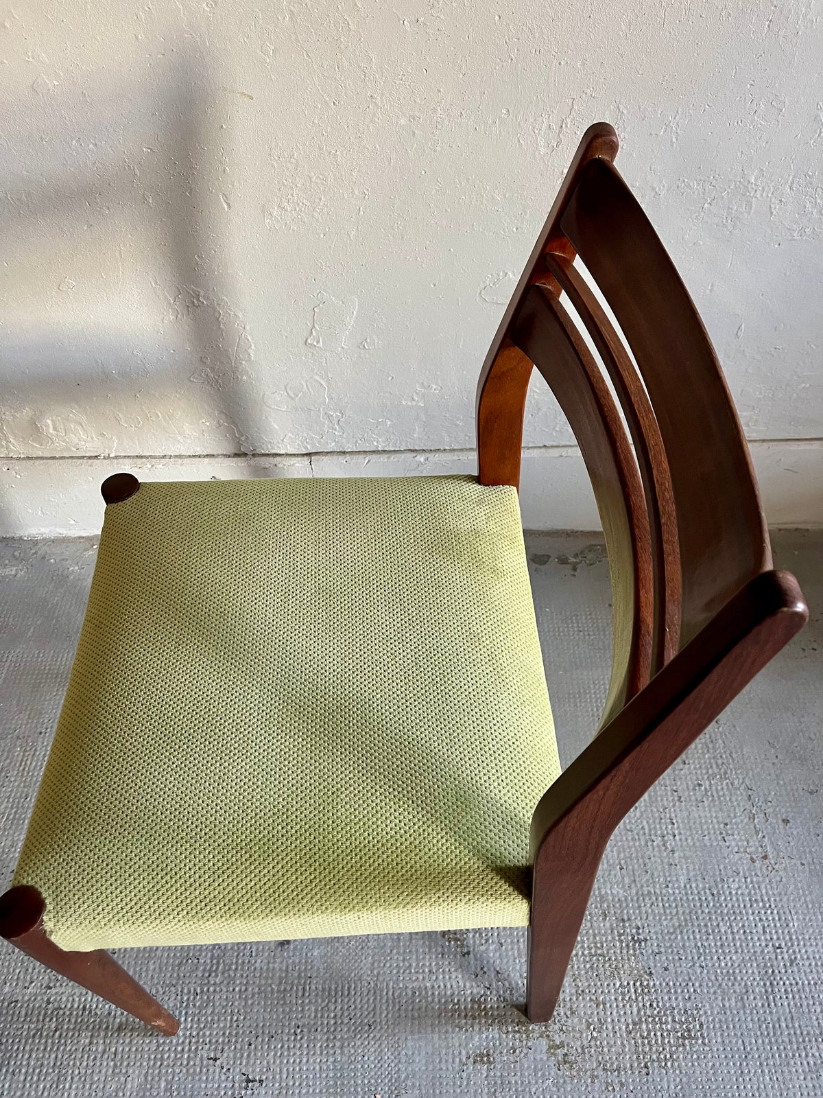 Chaises années 60 en teck style scandinave- lot de 3   Patine