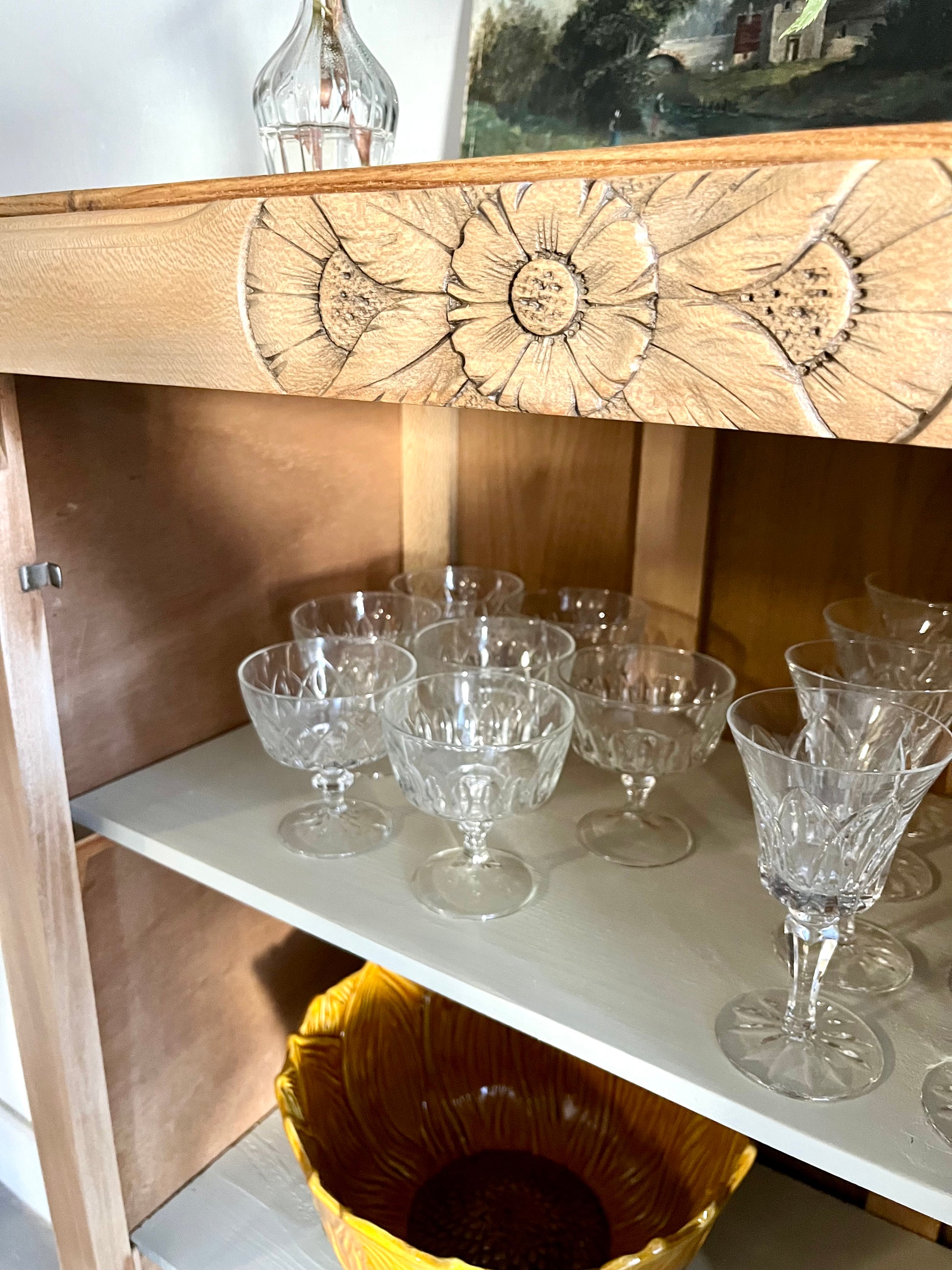 Bonnetière art déco vitrée  Meubles Patine