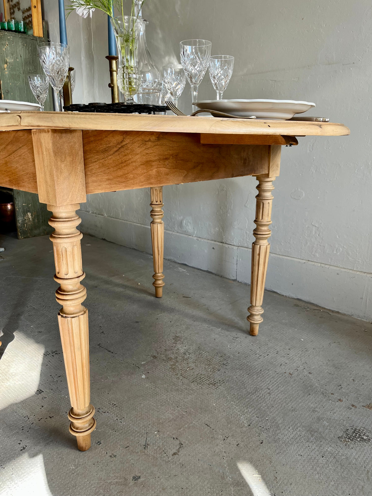 Table ovale à volets en bois  Meubles Patine