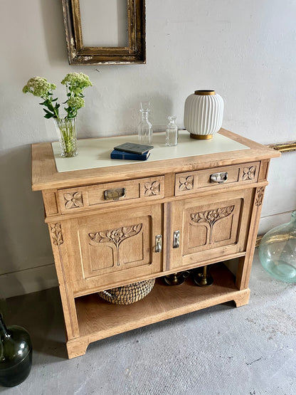 Buffet ancien en chêne sculpté  Meubles Patine