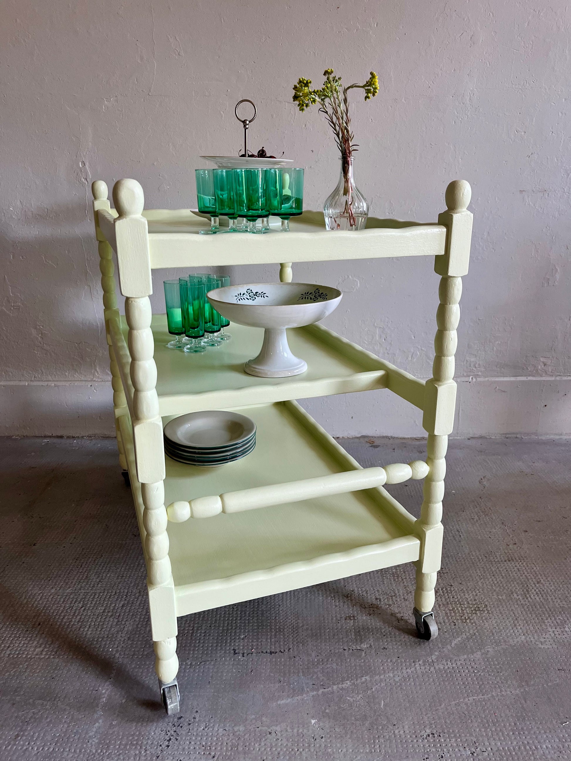 Desserte de service jaune pâle  Meubles Patine